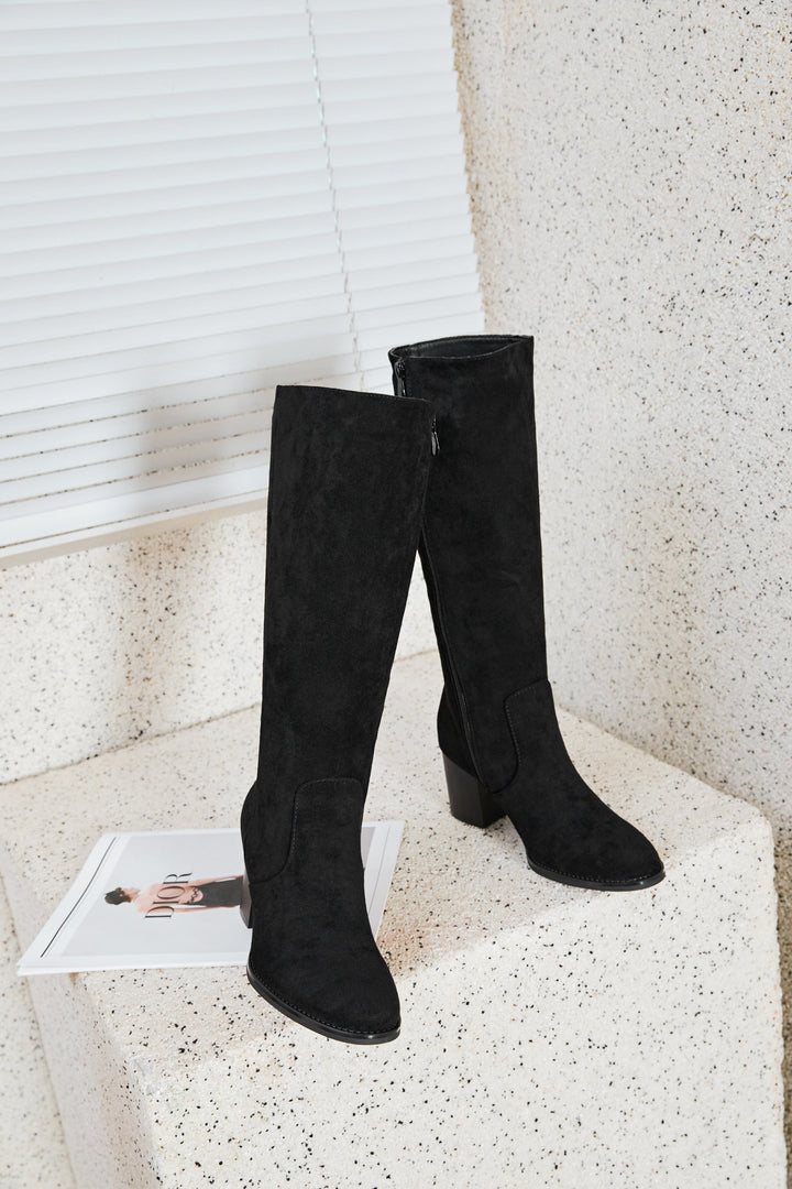 Women's Knee-High Boots with Block Heel and Pull-On Entry