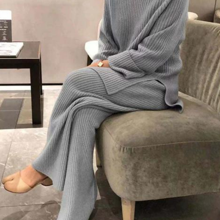 Women's Knit Turtleneck Jumper and Wide-Leg Trousers Set with Long Sleeves