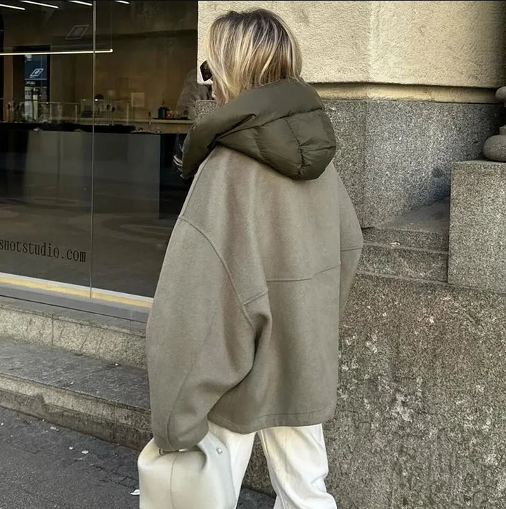 Women's Oversized Jacket with Lapel Collar and Side Pockets