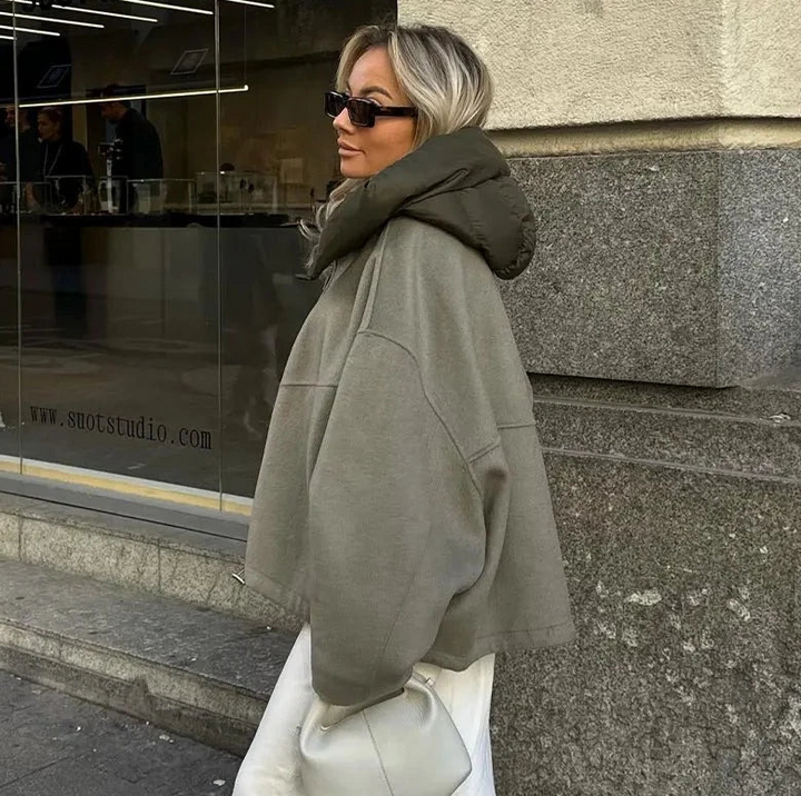 Women's Oversized Jacket with Lapel Collar and Side Pockets