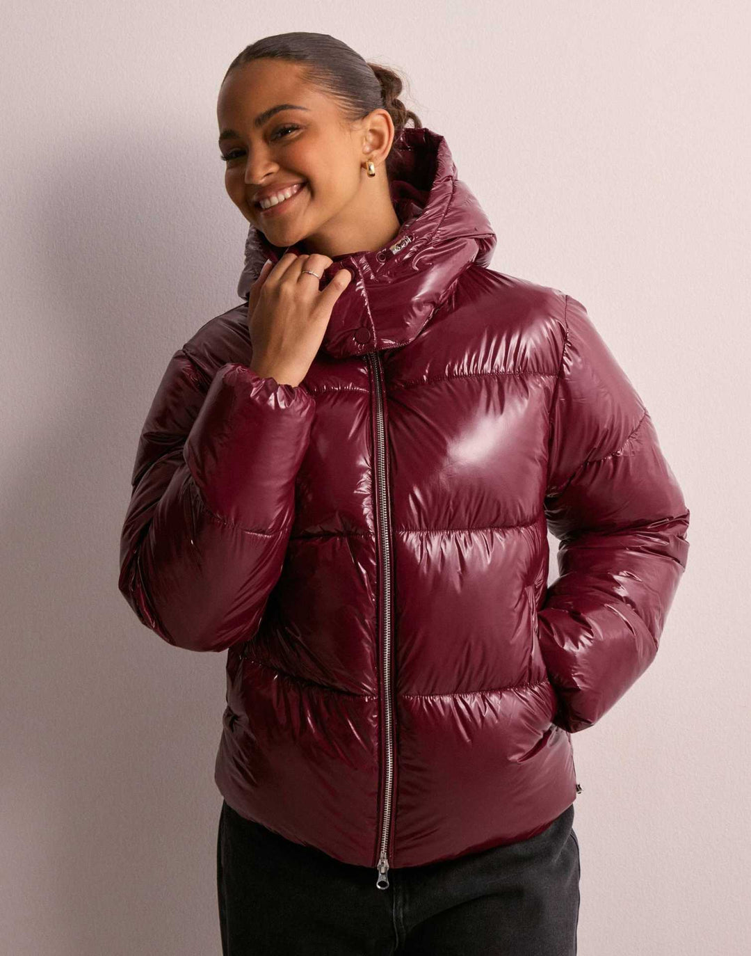 Women's Quilted Puffer Jacket with Detachable Hood and High Collar