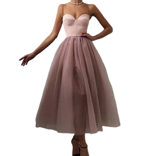 Women's Strapless Midi Dress with Sweetheart Neckline and Tulle Skirt