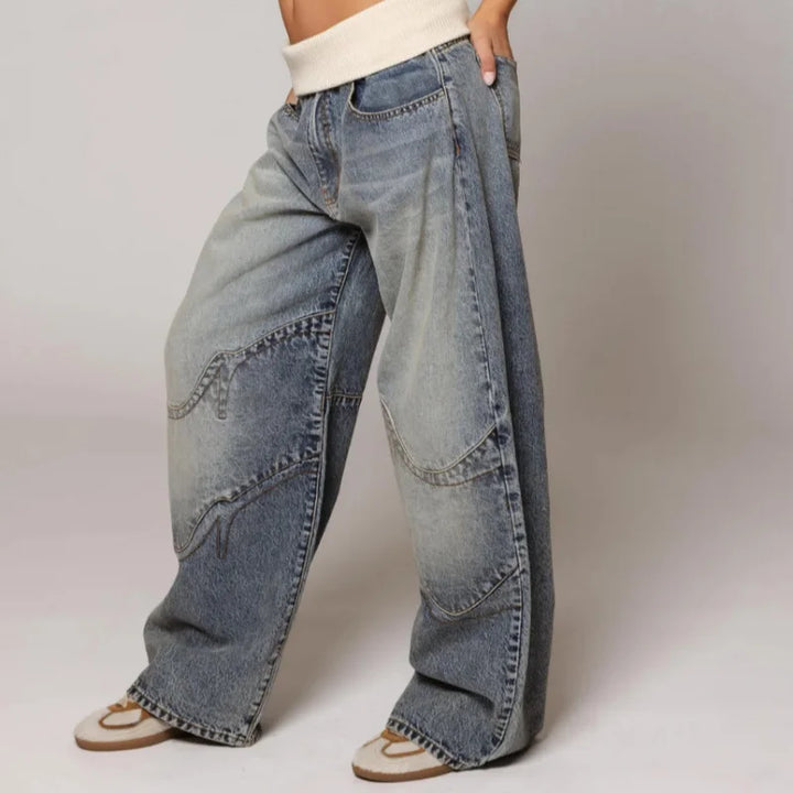 Women's Wide-Leg Denim Jeans with Curved Seams and Front Pockets